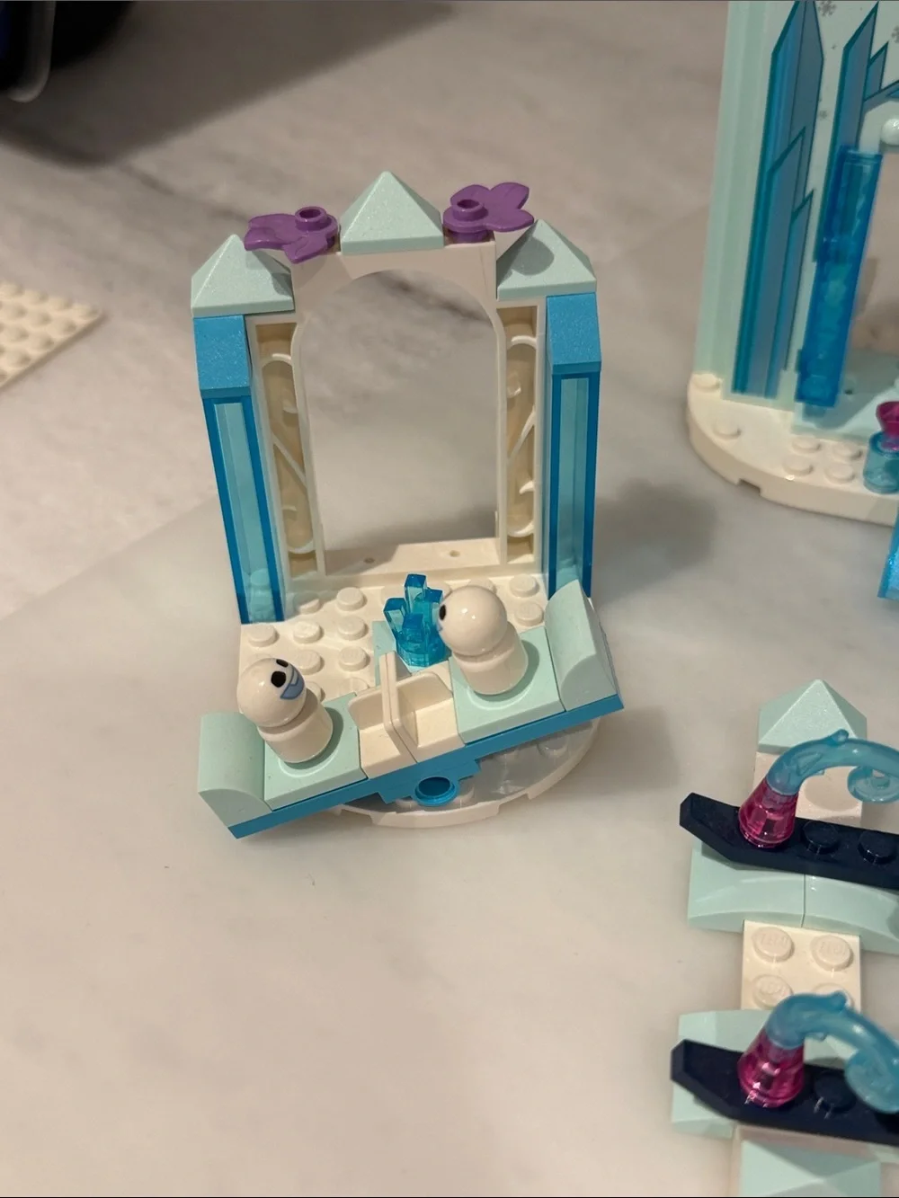 LEGO Disney Frozen 43194 Anna & Elsa’s Frozen Wonderland + Large LEGO Baseplate